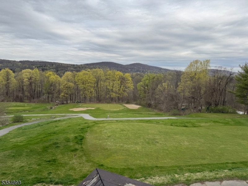 Beautiful views of the Golf Course and Mountainside.