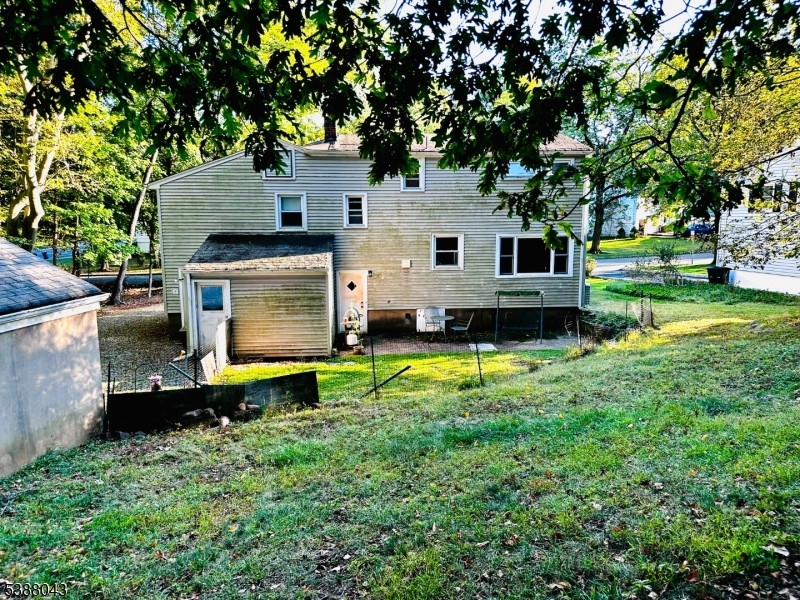 Backyard w/detached garage