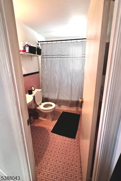 Bathroom Level 2