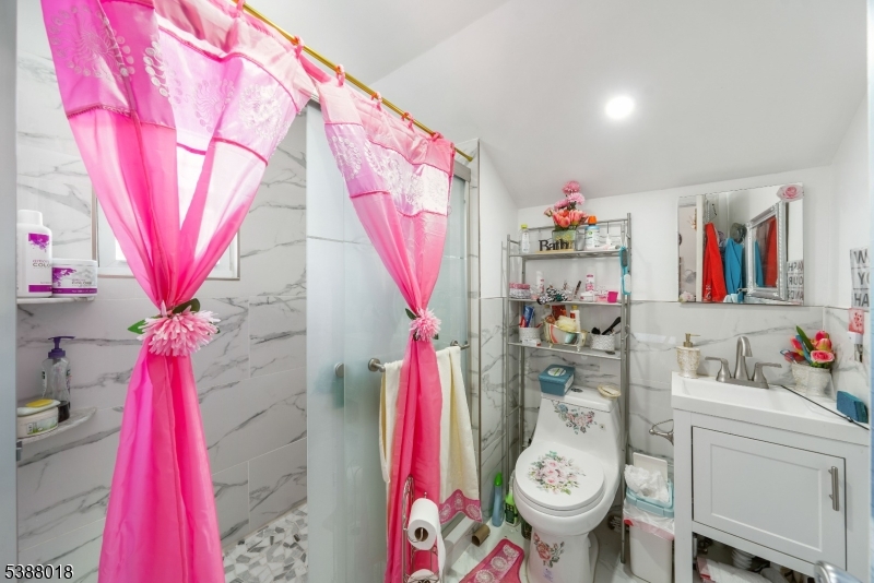 Full Bathroom 2nd floor