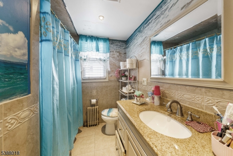 Full Bathroom 1st floor