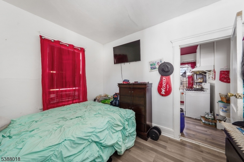 2nd bedroom 1st floor
