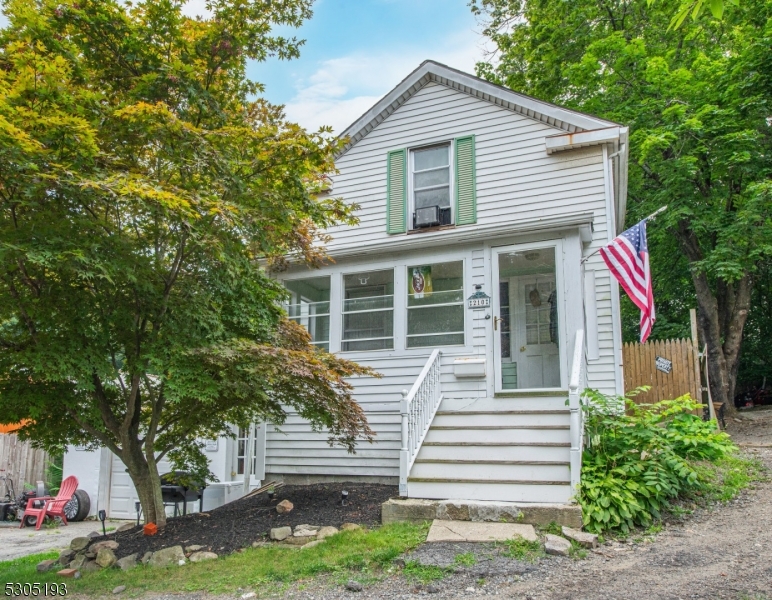 Home for Sale at 210 Main St in Newton Town, NJ for 275,000 CENTURY