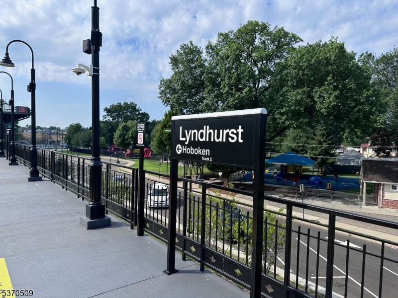 Lyndhurst Station 1 Block Away