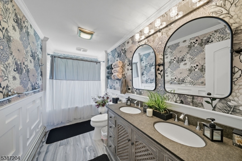Hall Bathroom.
