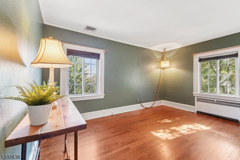 1st Floor Primary Bedroom