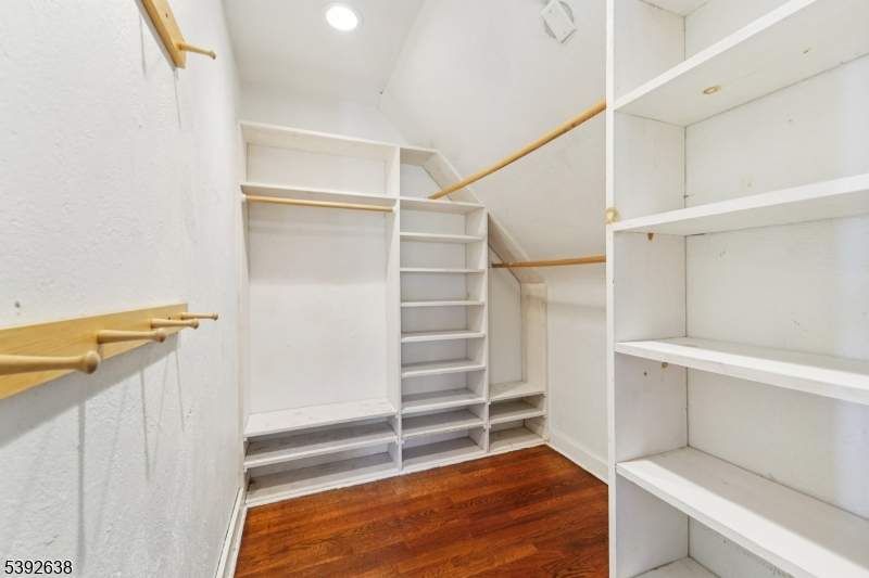 Walk-in closet