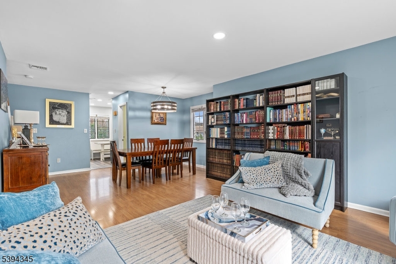 Living room dining room