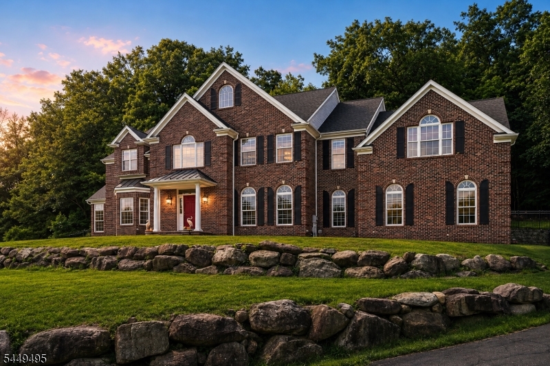 15 Ascot Lane