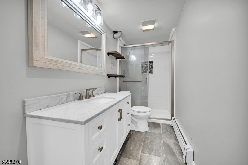 Bathroom (ground floor)