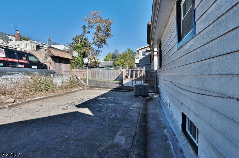 Exterior 4