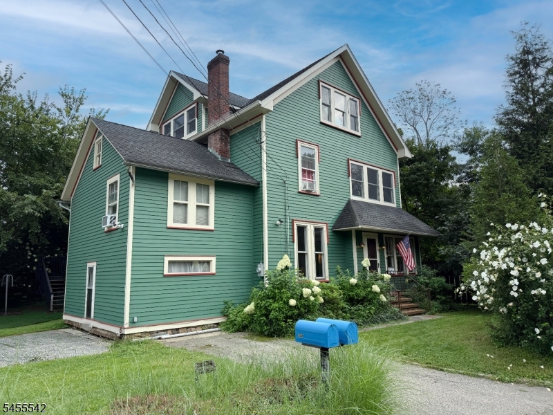 Charming, spacious apartment in desirable Long Valley. Highly rated schools. Tranquil residential setting. Apartment encompasses 2nd and 3rd floors of house.