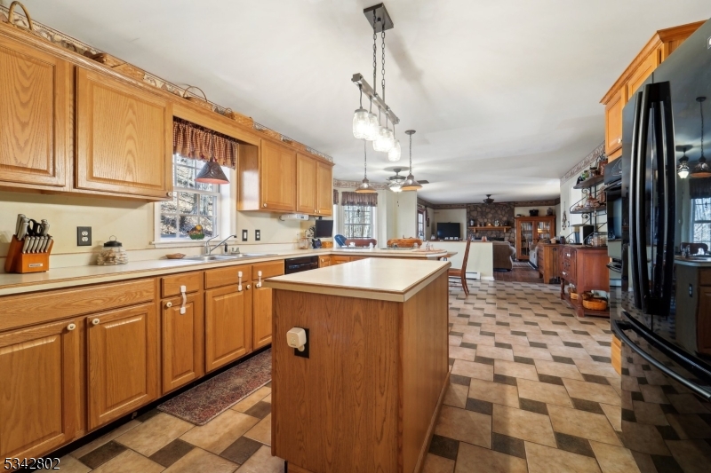 kitchen to breakfast