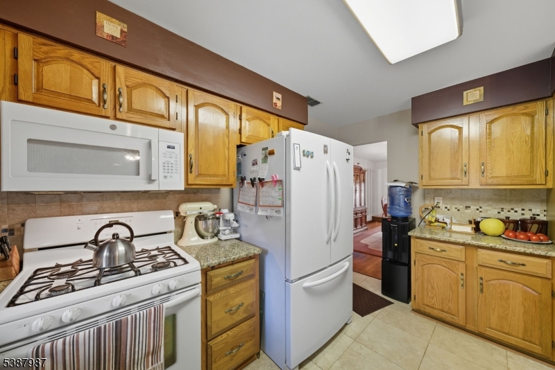 Eat In Kitchen
