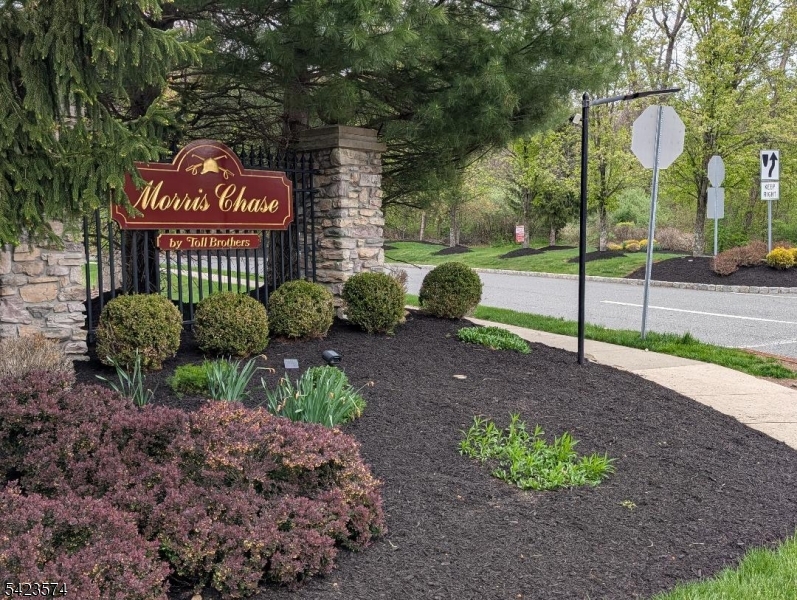 Wonderful Morris Chase Unmistakably one of the more desirable settings and approach to this incredible community.