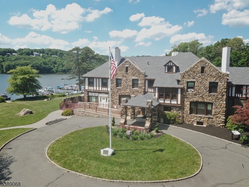 White Meadow Lake Clubhouse