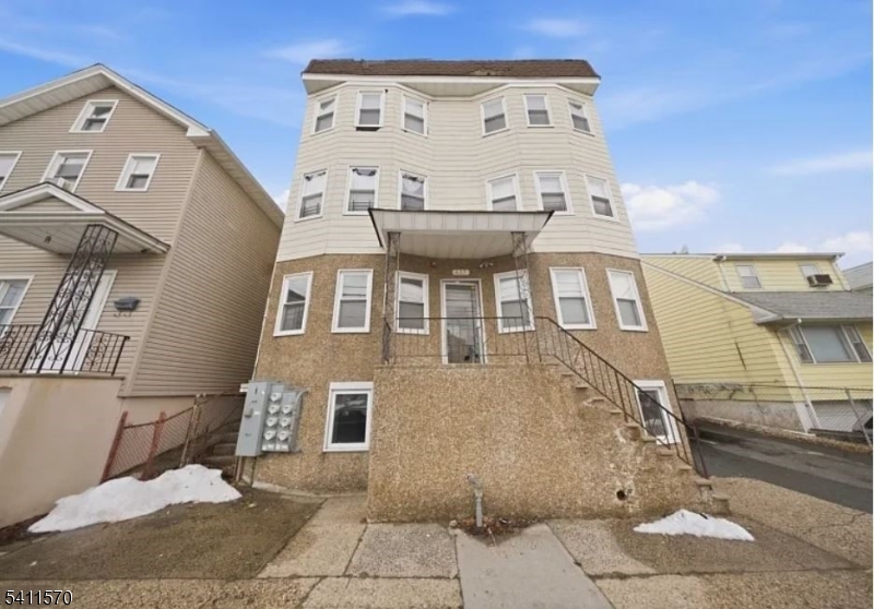 437 Elm St, Kearny NJ