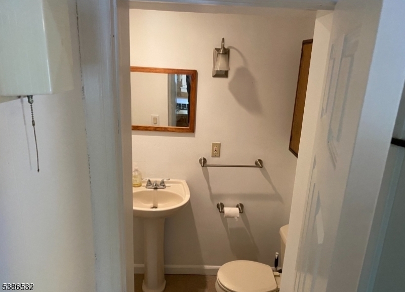 1/2 Bath