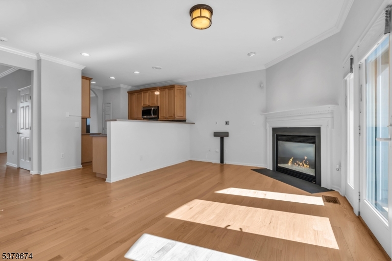 Family rm to kitchen