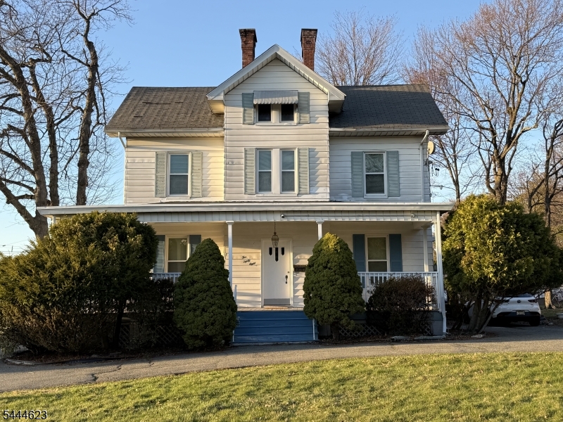 Stately 3 family w circular dr