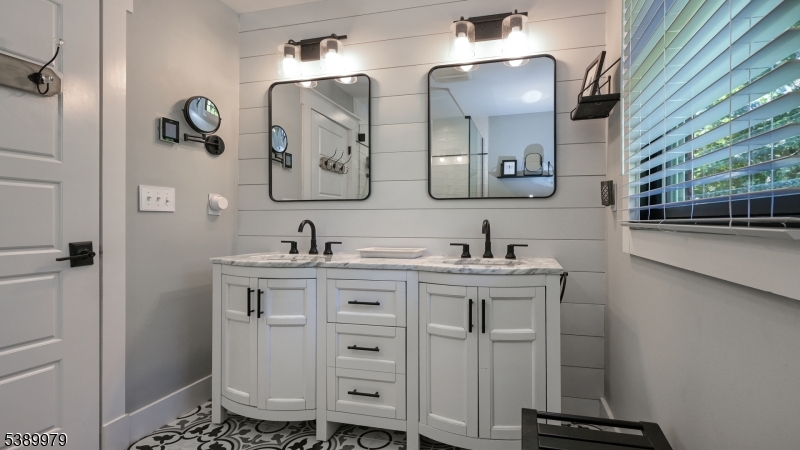2nd floor Bath