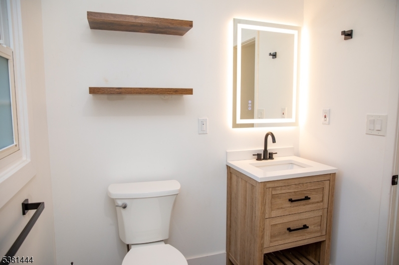 bathroom 1st floor