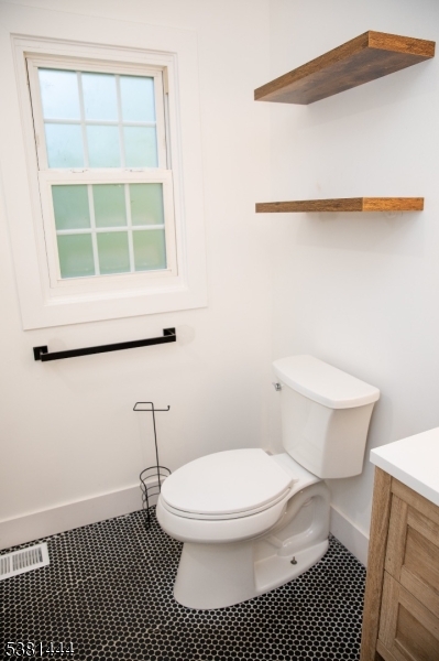 bathroom 1st floor