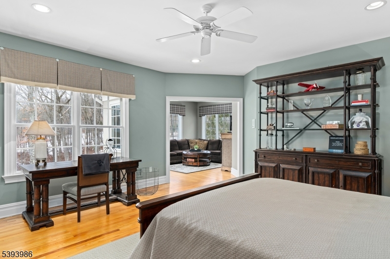 Bedroom #2 en Suite Full Bathroom, Sitting Room, and Walk-in Closet