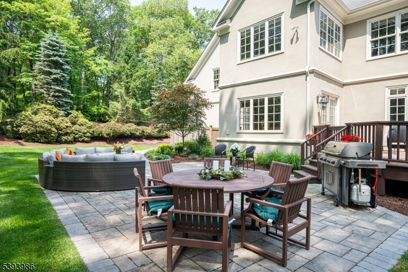 Custom Paver Patio Setting