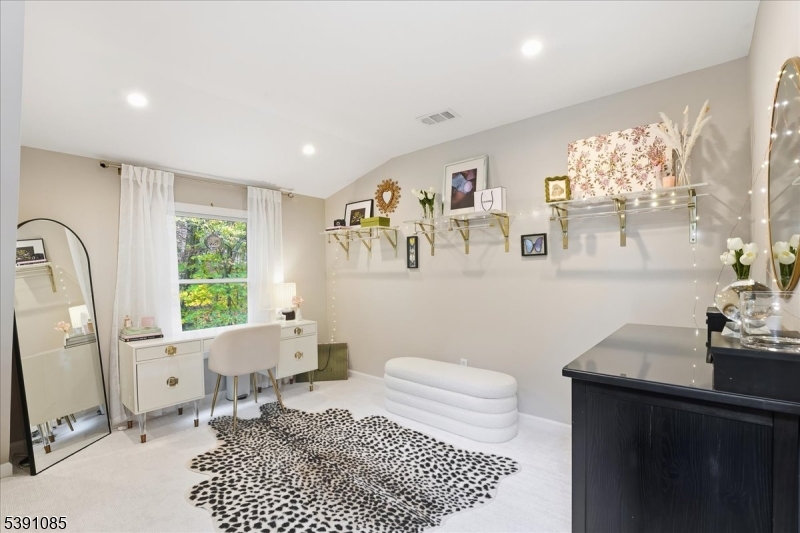 Home Office / Dressing Room