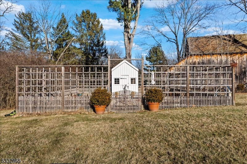 Beautiful fenced in garden