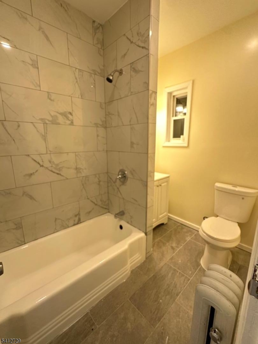 Full Bathroom 1