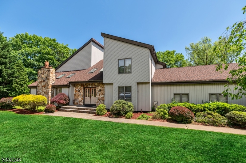 Gorgeous spacious bright and airy move in ready home