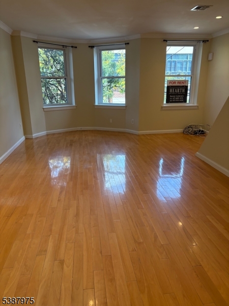 Living/Dining Room 1