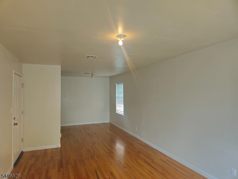 Huge Living room/dining room