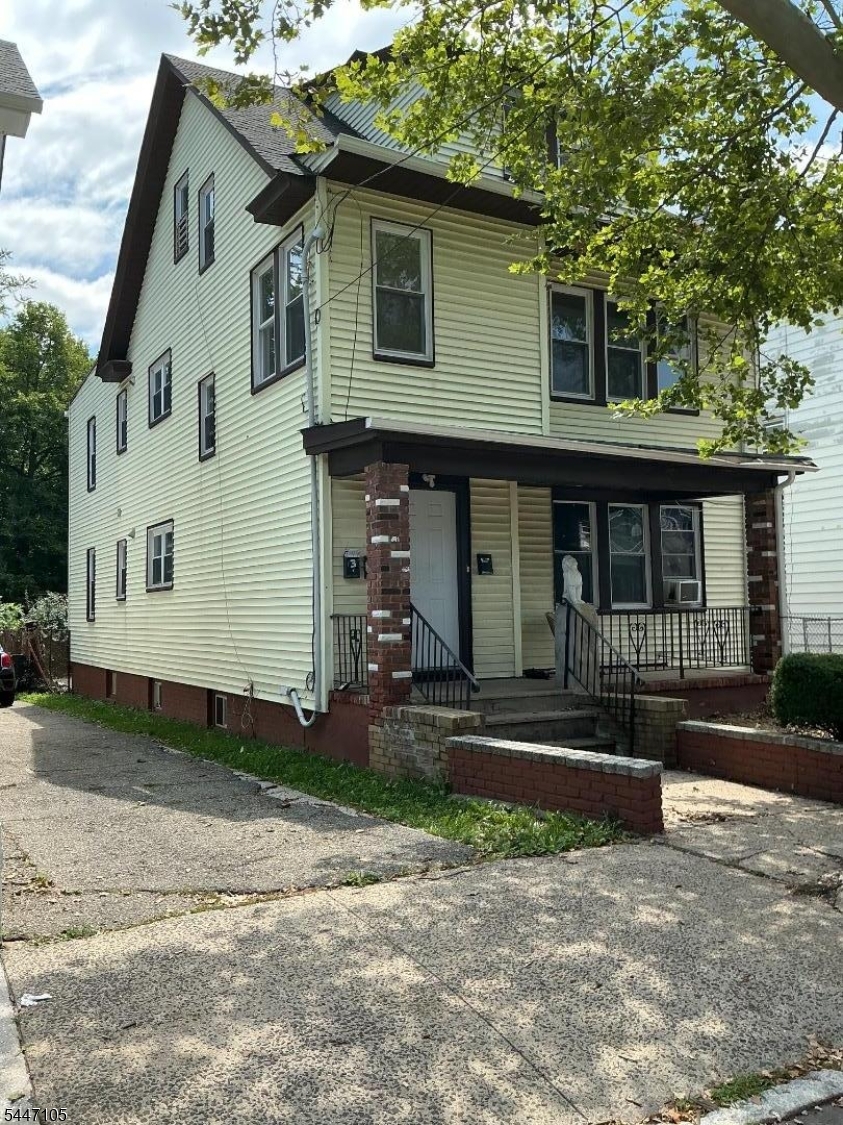 66 Poe Ave
