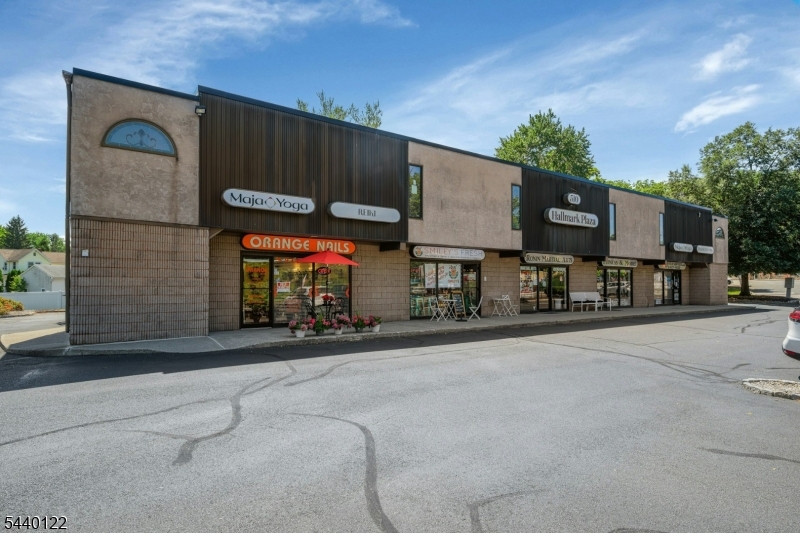 Hallmark Plaza