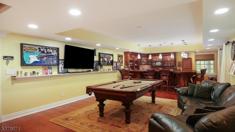 Recreation Room with Bar