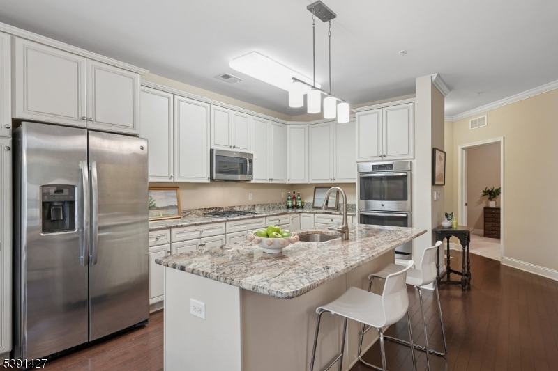 . Easy elegance - perfect for weeknight dinners or brunch with the neighbors.