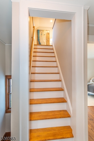 Stairs to 3D Floor Suite