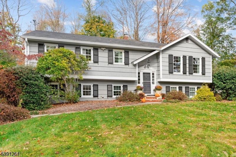 UPDATED HOME ON CUL-DE-SAC