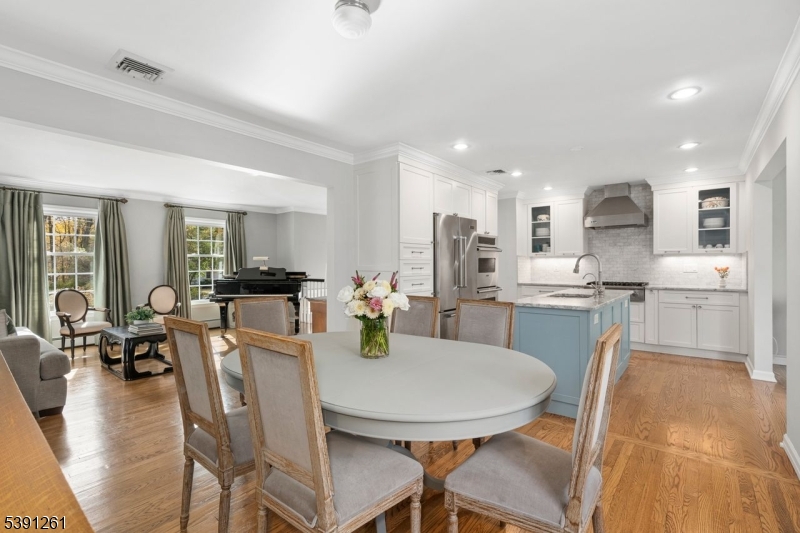 DINING RM OPEN TO KITCHEN