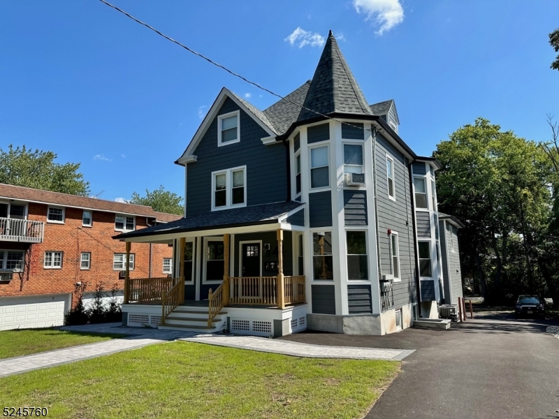 House Private entrance - Rear of the house