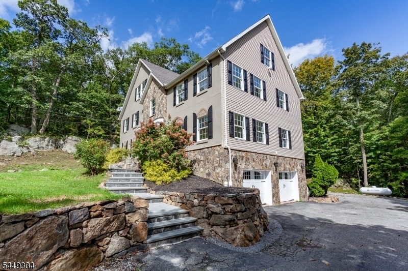 Paver Walkway &2 Car Garage