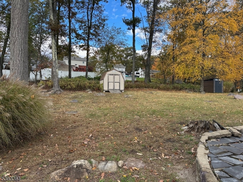 Backyard Private nice backyard. Great
