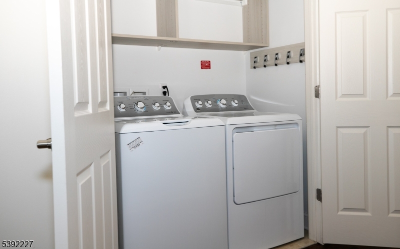 FULL SIZE WASHER/DRYER
