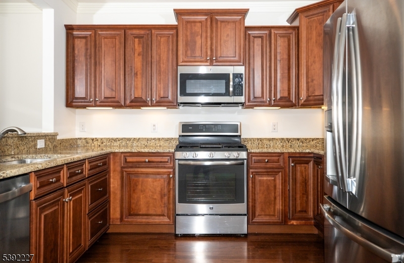 GRANITE & SS APPLIANCES