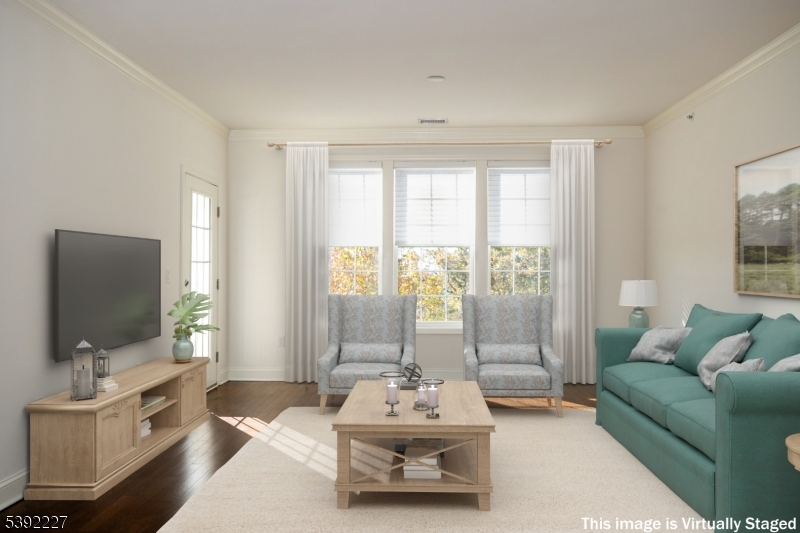 LIVING AREA virtually staged