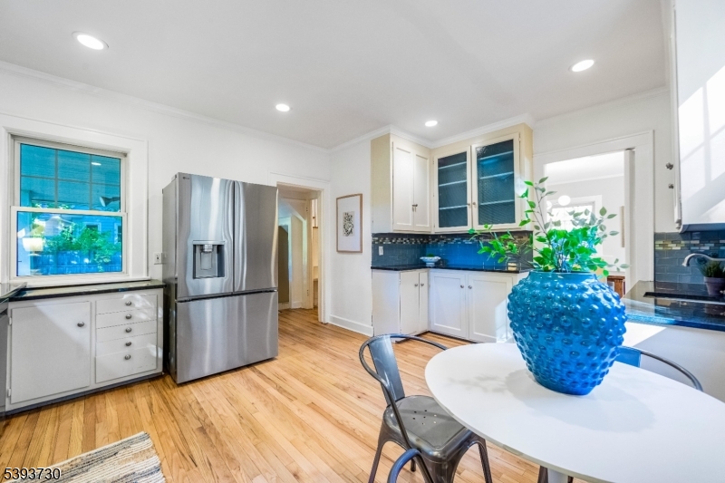 Large Eat-in Kitchen 15'-3