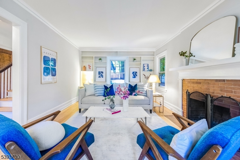 Living Room 19'-9 Newly Painted